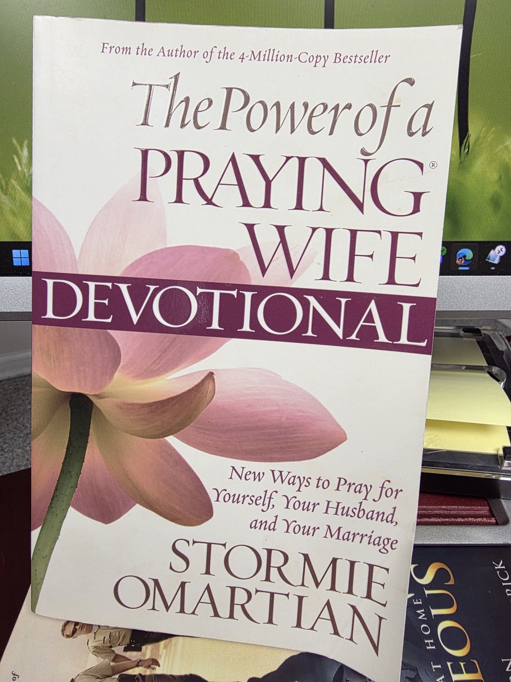 The Power of a Praying Wife Devotional - Pink Floral Cover